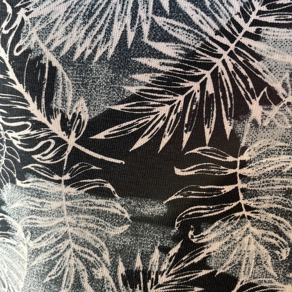 ESMARA T-Shirt with Short Sleeves in Blue/White Size- Medium/8-10 NWOT 2/20$ - Picture 5 of 11